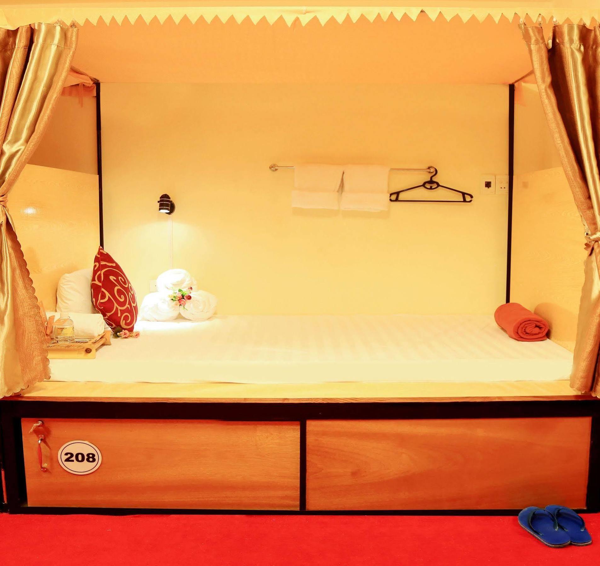 Like Backpacker Hostel Дананг Экстерьер фото